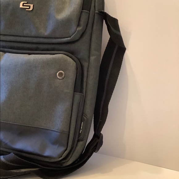 Solo 13.5” Urban Universal 11-inch Tablet Sling Bag - Picture 7 of 12